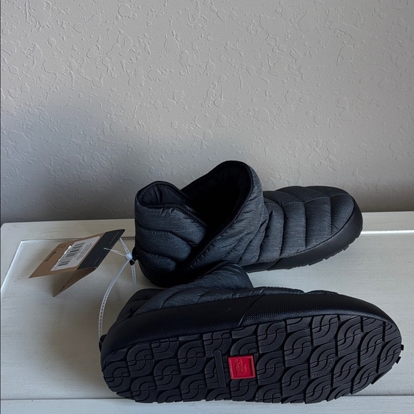 The North Face Thermoball Traction Unisex  Gray  Quilted Boots NWT Size 8M 9.5Wm main image 7